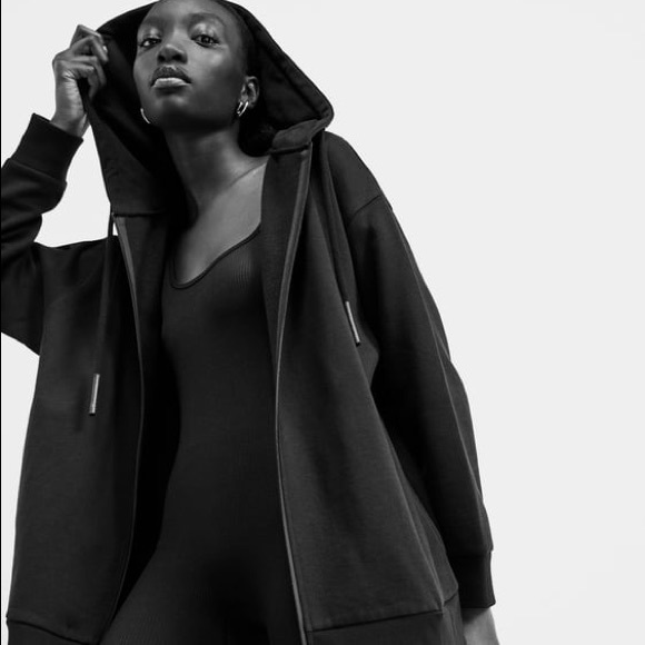 Zara Tops - ZARA LIMITLESS CONTOUR COLLECTION SWEATSHIRT